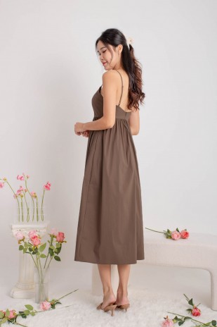 Keyrie Padded Flare Maxi Dress in Cocoa