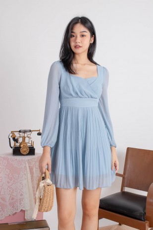 Ayra Sleeved Pleated Dress in Blue