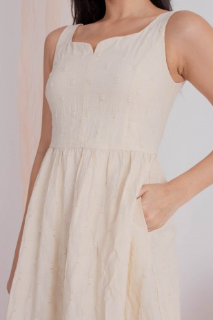 Dowie Textured V-Dip Dress in Butter