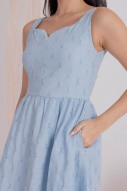 Dowie Textured V-Dip Dress in Blue