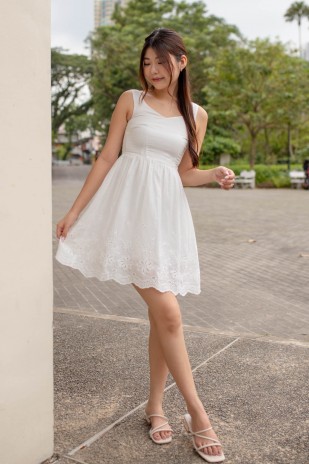 Jaque Broderie Dress in White