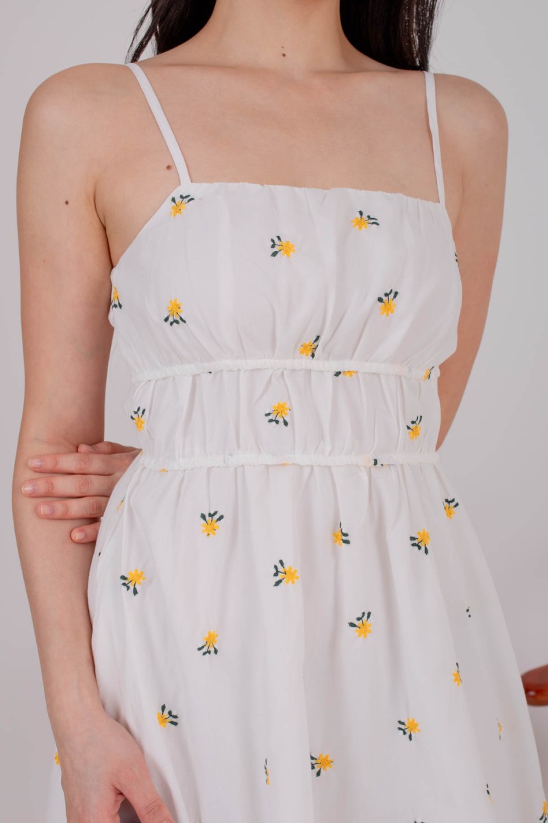 Pashy Floral Embroidery Dress in Yellow