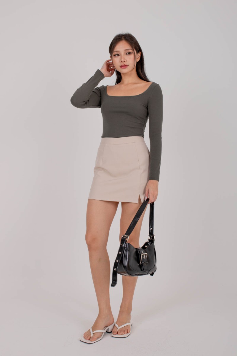 Direction Wide-Neck Long Sleeve Top in Truffle