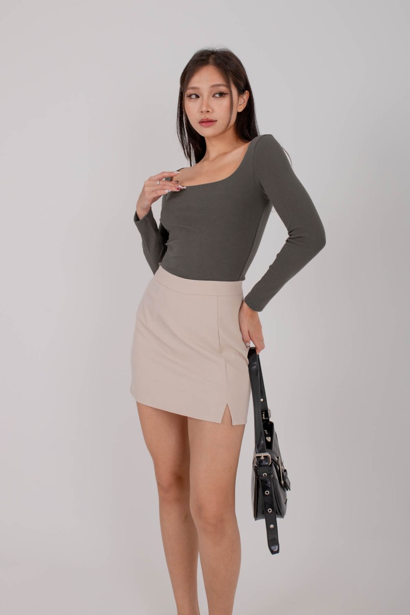 Direction Wide-Neck Long Sleeve Top in Truffle