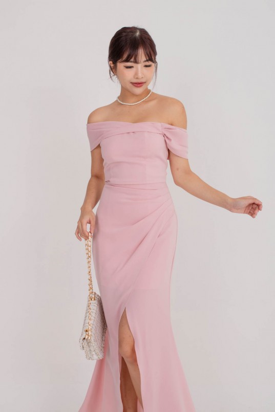 Off shoulder 2024 blush pink dress