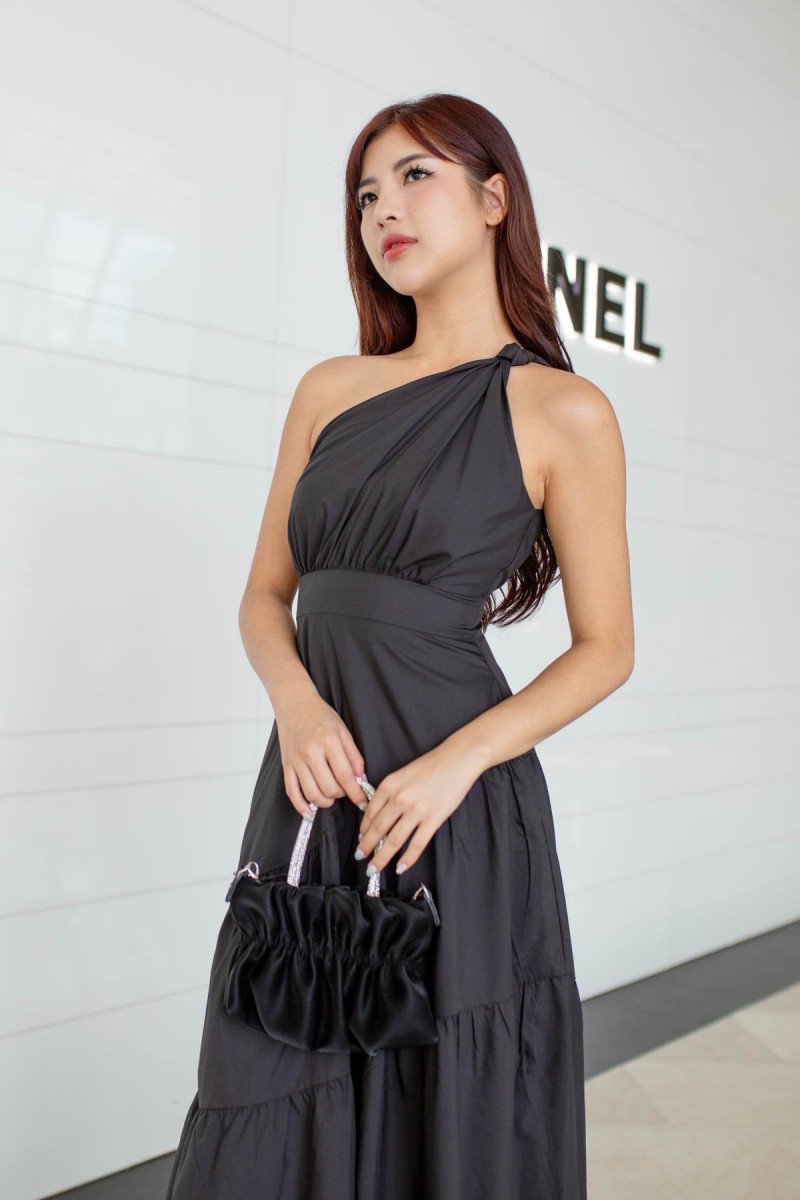 BACKORDERS2: Wenna Toga Tiered Dress in Black