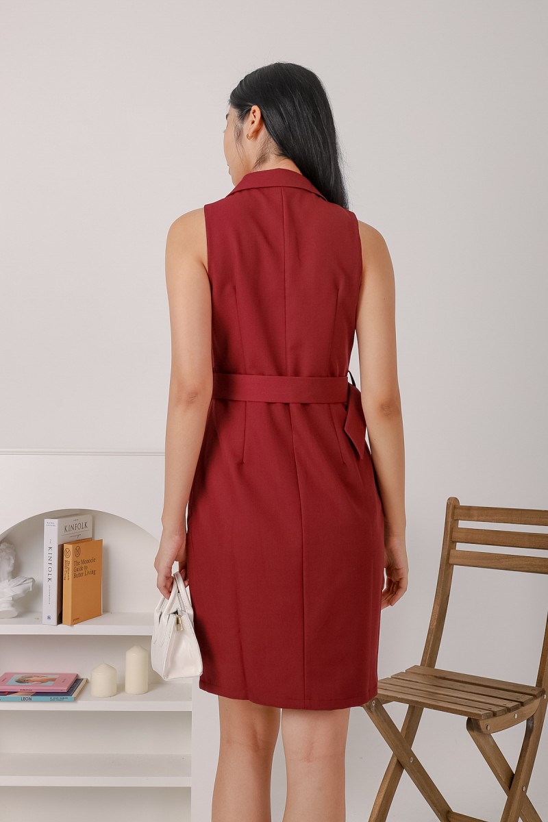 Verly Collared Belted Dress in Wine