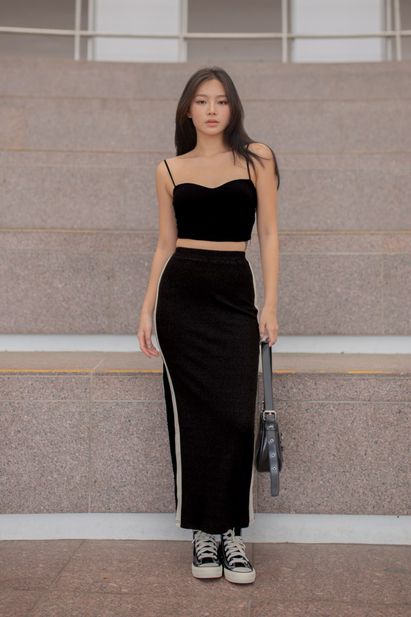 Advance Knitted Skirt in Black