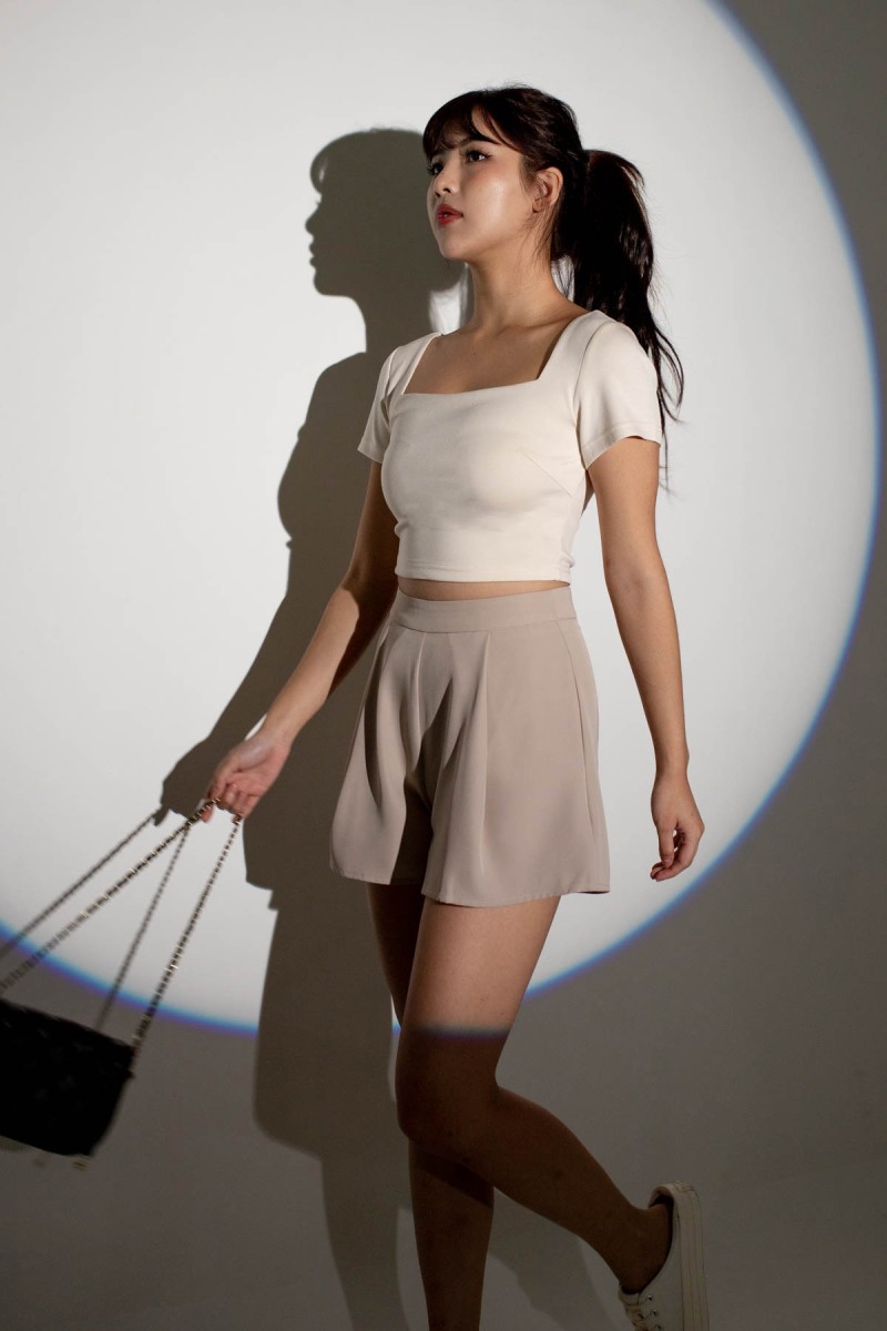 RESTOCK3: Dynamics Square-Neck Crop Top in Cream