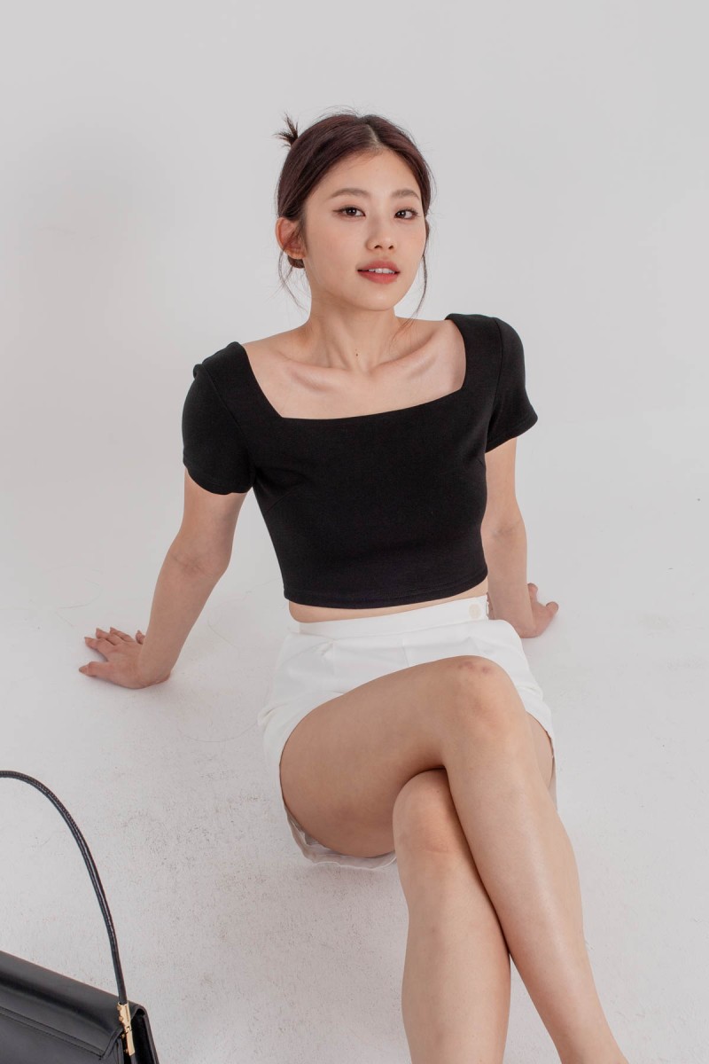RESTOCK3: Dynamics Square-Neck Crop Top in Black