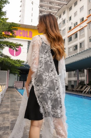 Rinea Lace Robe in White (MY)